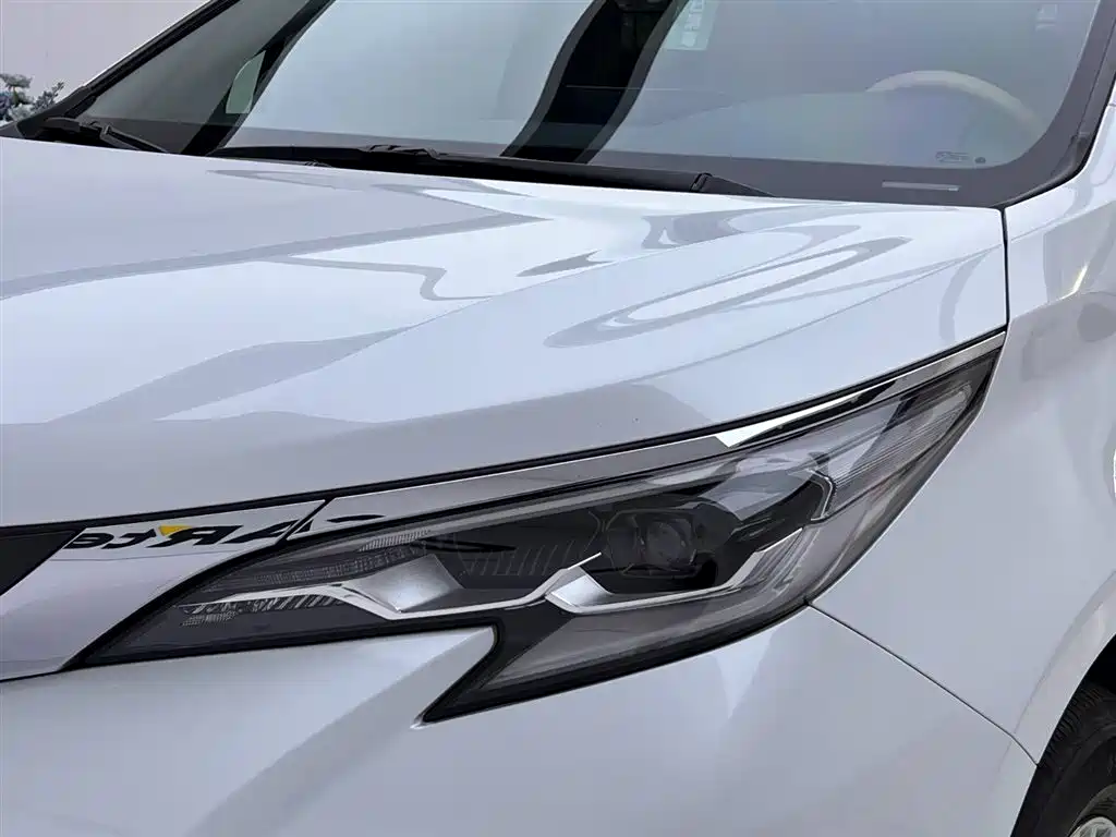 Toyota Sienna 2023 2.5L Hybrid Comfort Edition фото 12