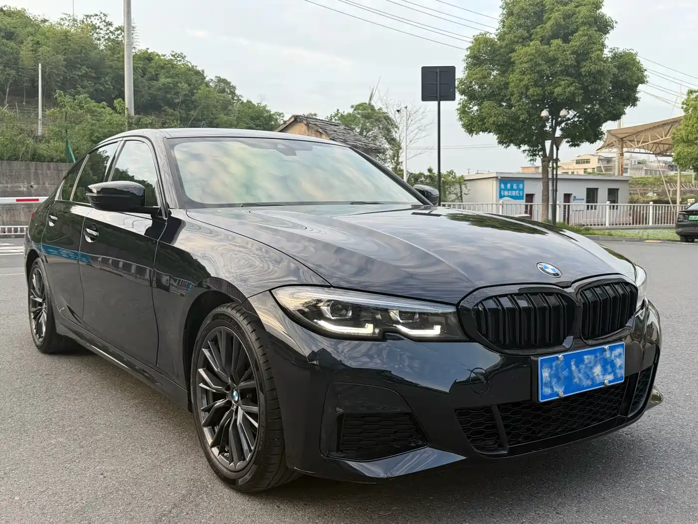 BMW 3 Series 2022 325Li M Sport Shadow Edition фото 3