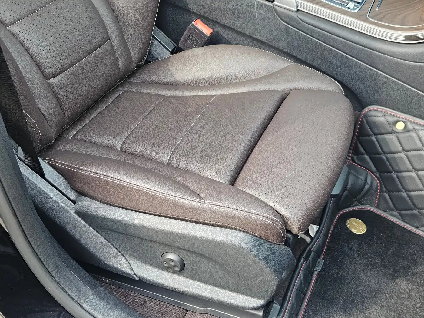 Mercedes-Benz GLC 2022 Facelift II GLC 260 L 4MATIC Luxury фото 11