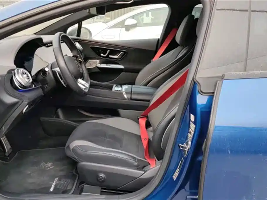 MERCEDES-BENZ EQE AMG