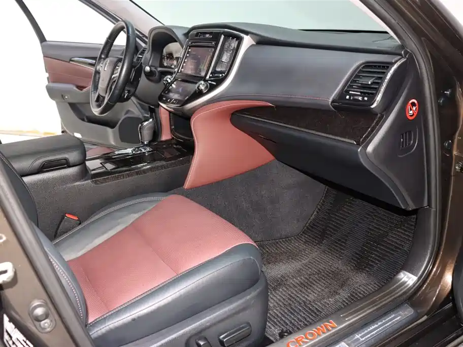 Toyota Crown 2018 2.0T Sport Edition фото 8