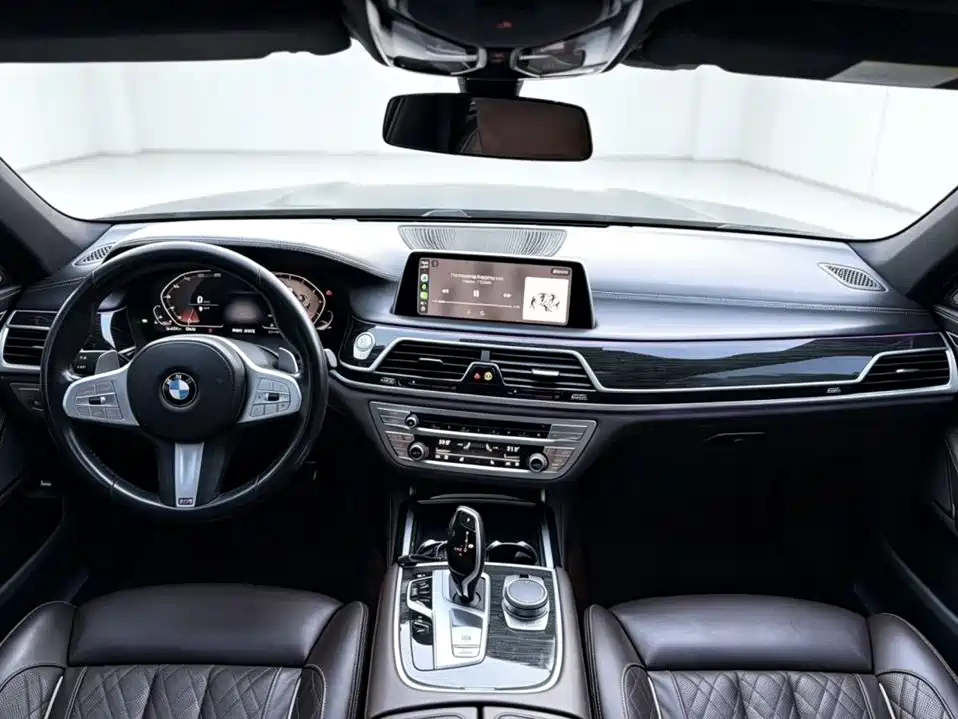 BMW 7-SERIES