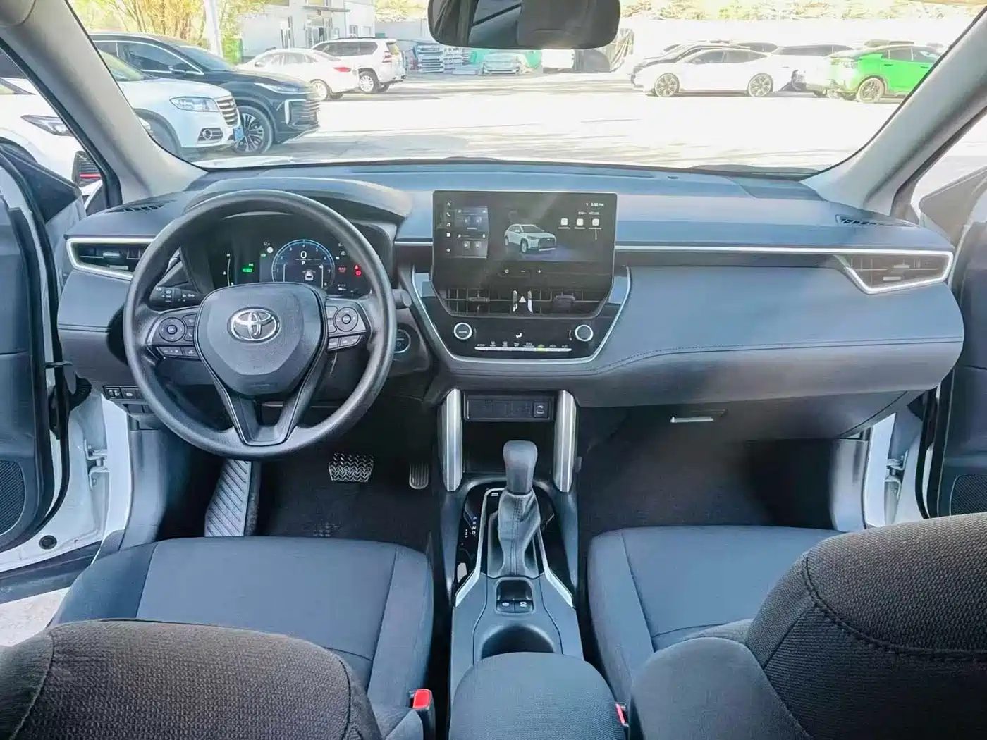 Toyota Corolla Cross 2023 Hybrid 2.0L Pioneer Edition фото 8