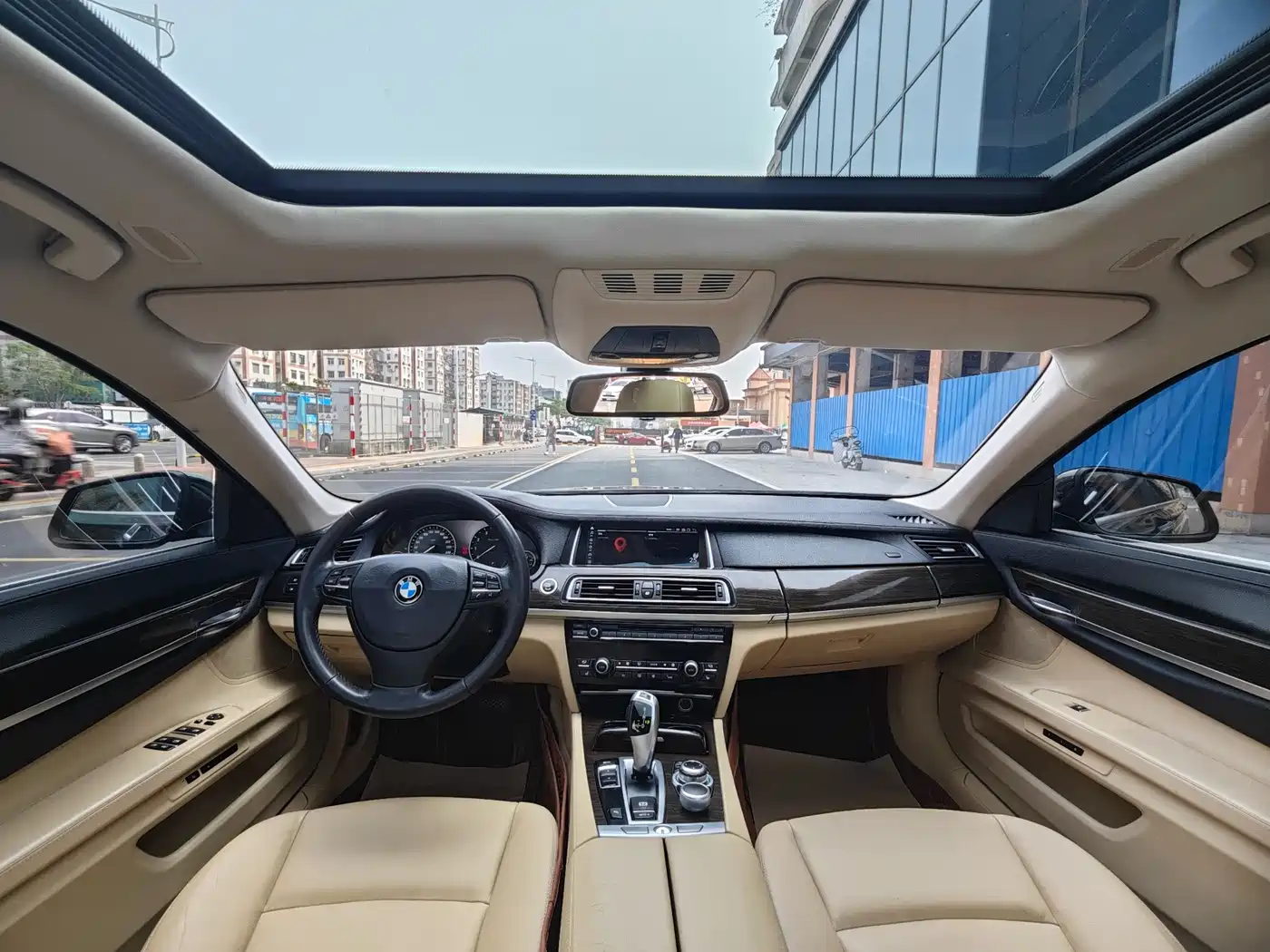 BMW 7 Series 2011 730Li Elegance фото 13