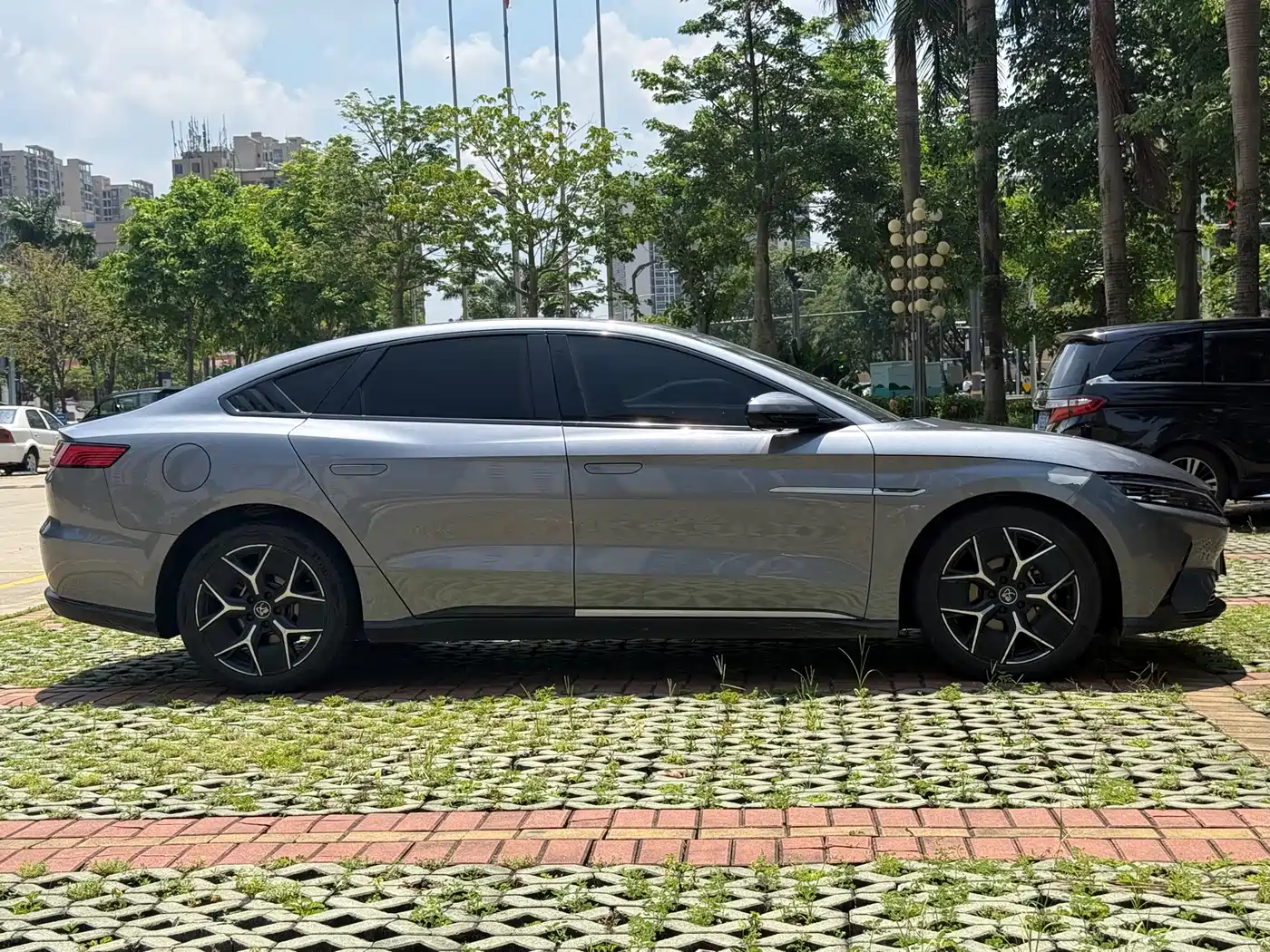 BYD Han 2021 EV Standard Range Luxury фото 18