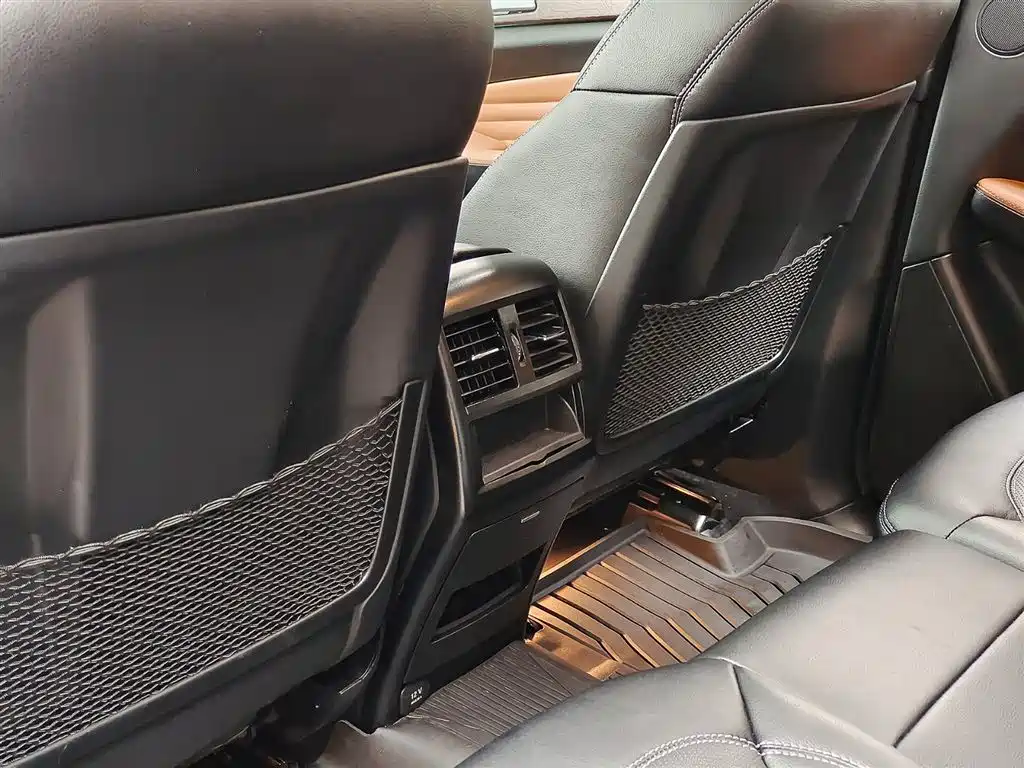 Mercedes-Benz GLE 2018 GLE 320 4MATIC Luxury Ultimate Edition фото 9