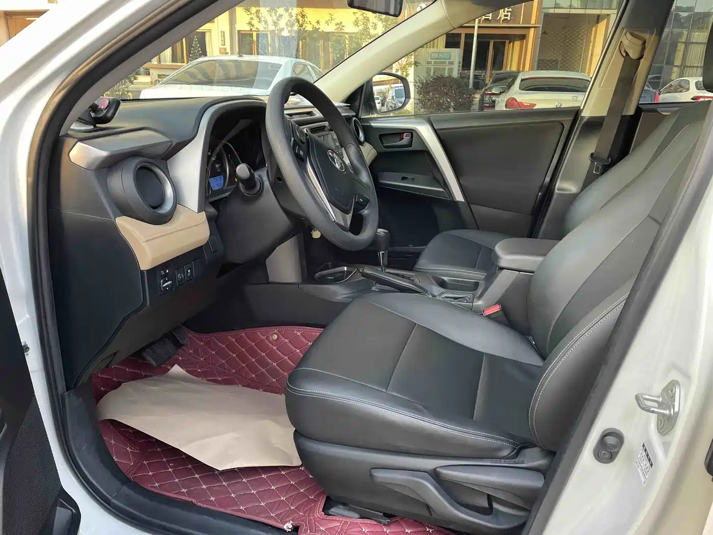 Toyota RAV4 Rongfang 2016 2.0L CVT 2WD Urban (China V) фото 4