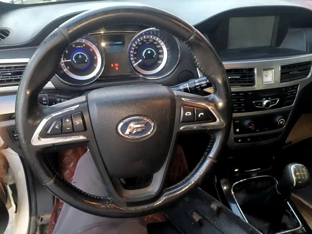 Foday Lanfu 2015 2015 1.9T Diesel 2WD Luxury 7-Seater