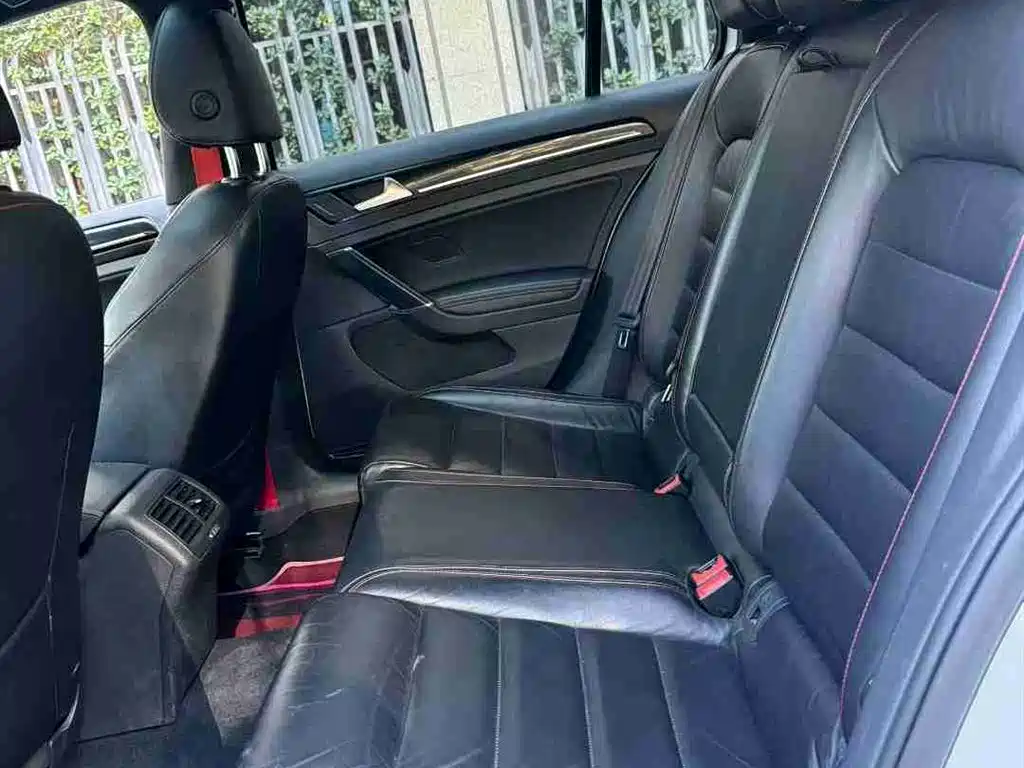 Volkswagen Golf 2016 1.6L Automatic Comfort фото 6