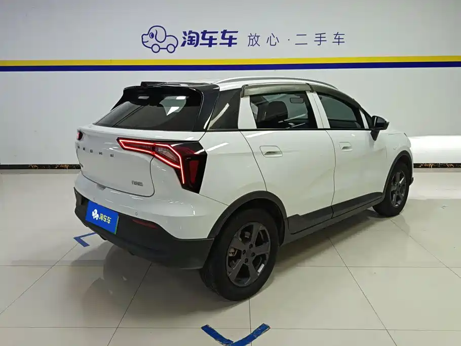 Фото 3 - Geely Geometry E Firefly