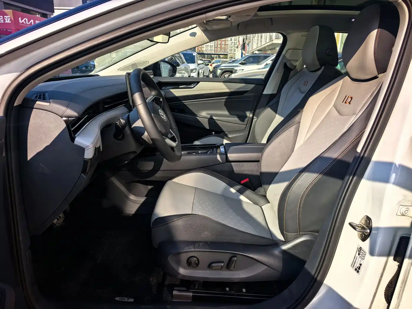 VOLKSWAGEN ID.7 VIZZION