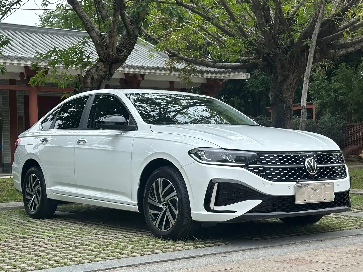 Volkswagen Lavida 2024 Model 300TSI DSG Starlight Leading Edition фото 3