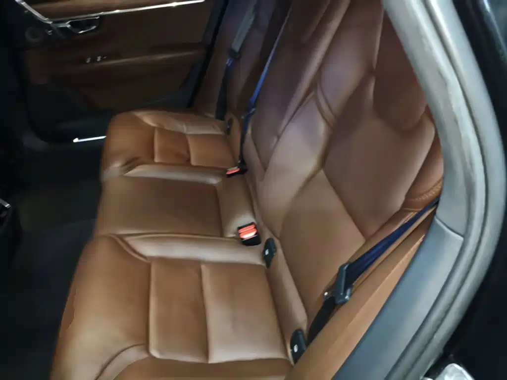 Фото 17 - Volvo S90