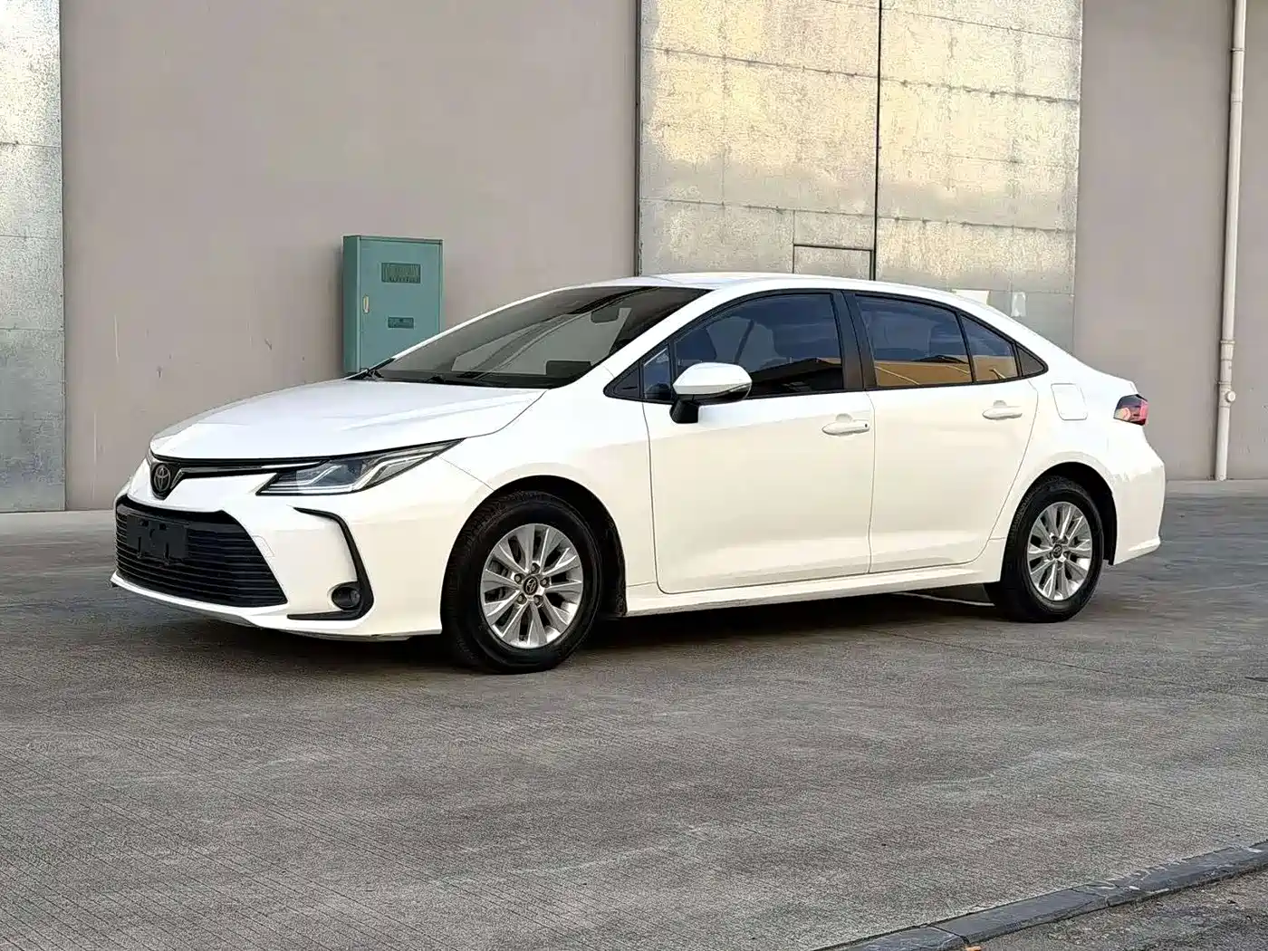 Фото 1 - Toyota Corolla