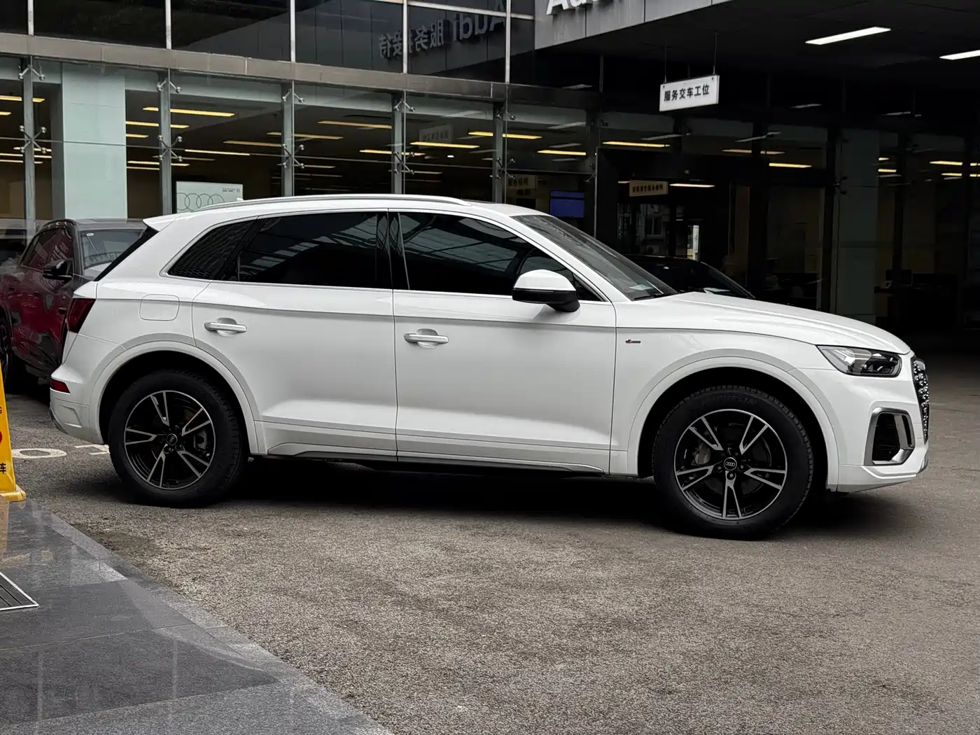 Audi Q5L 2022 40T Fashion Elegance фото 4