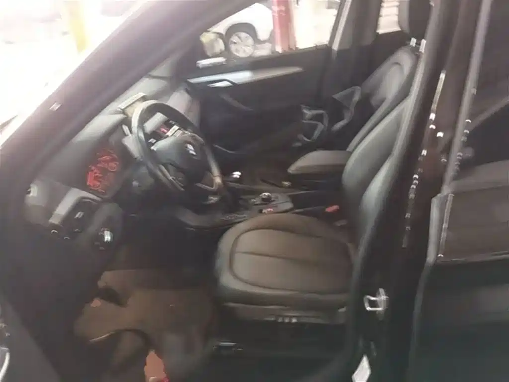 BMW X1 2016 sDrive18Li Premium Model фото 15