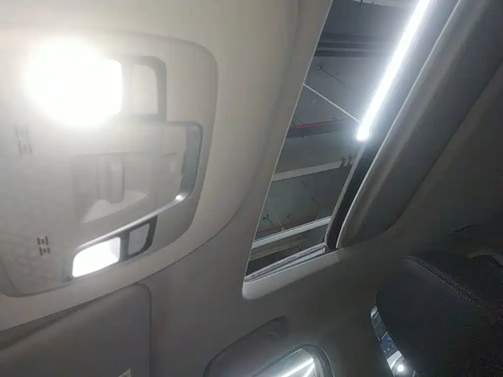Фото 18 - Geely Coolray