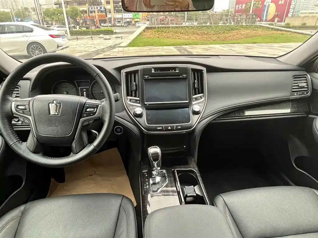 Toyota Crown 2015 2.5L Smart Edition фото 12