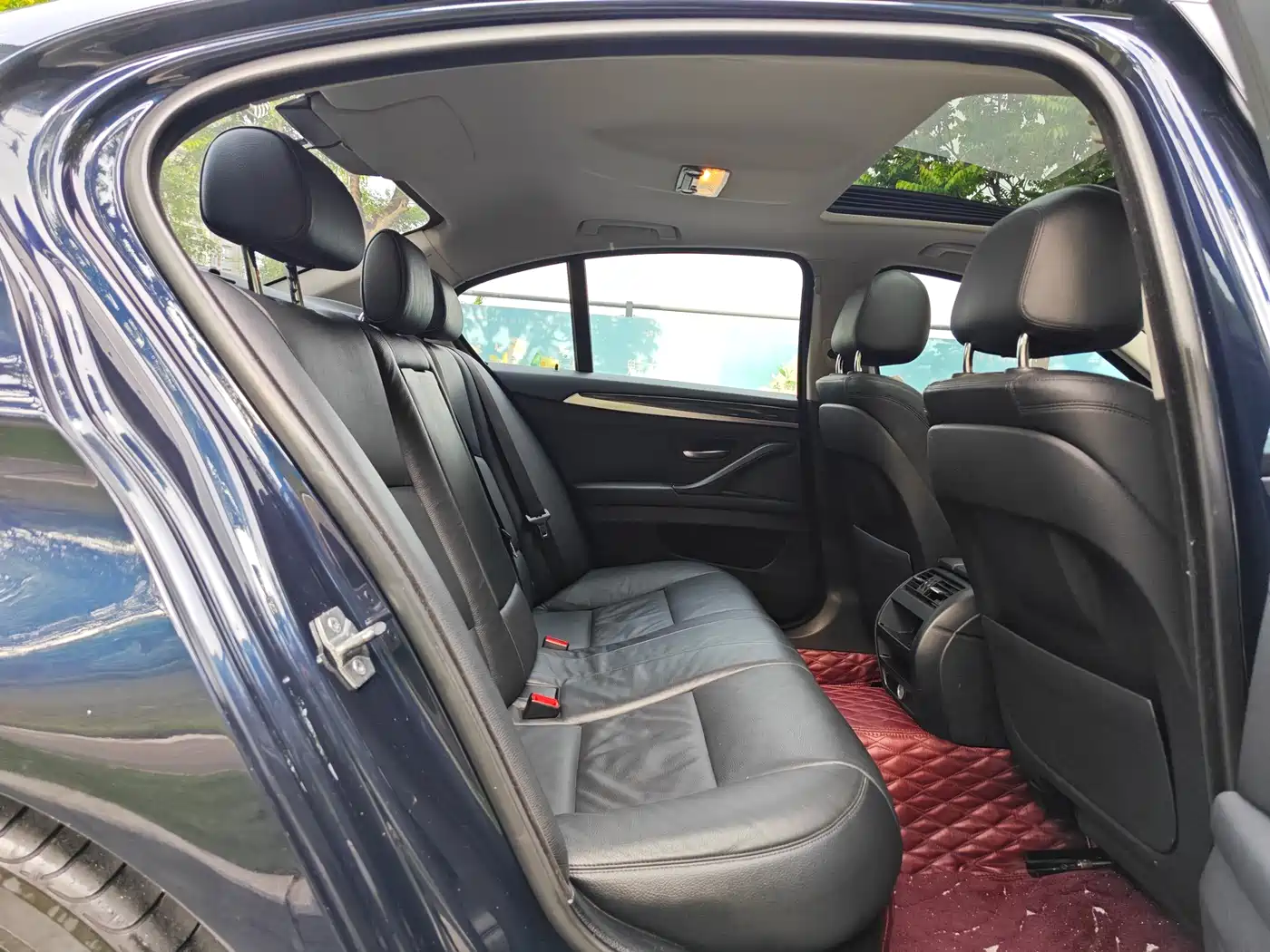 BMW 5 Series (Import) 2014 520i Classic фото 12
