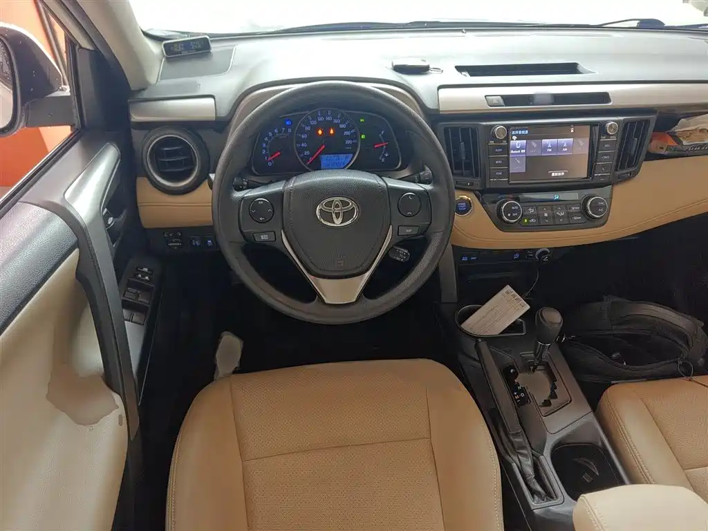 Toyota RAV4 Rongfang 2016 2.0L CVT 2WD Trend (China V) фото 7