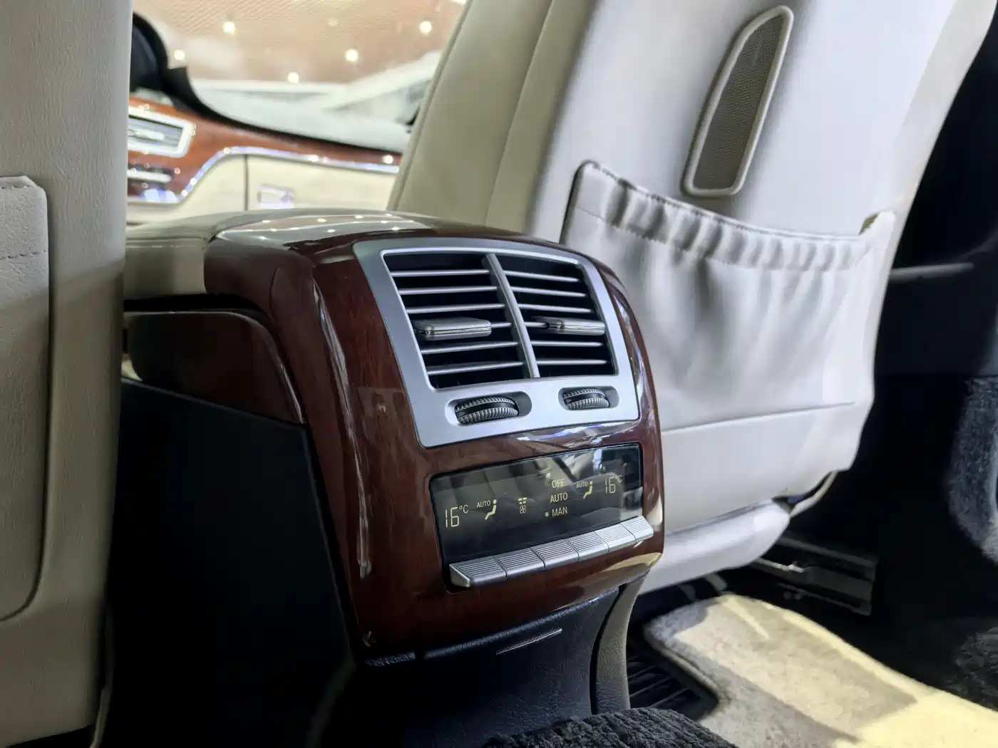 Mercedes-Benz S-Class фото 18