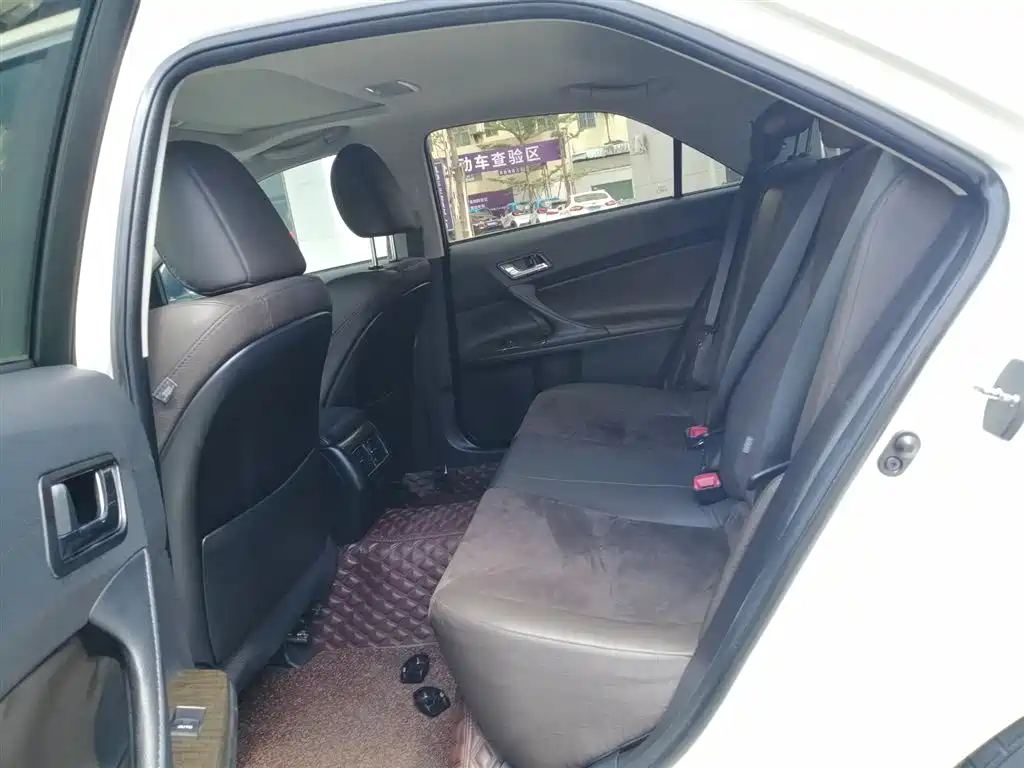 Toyota Reiz 2013 2.5V Premium Edition фото 7