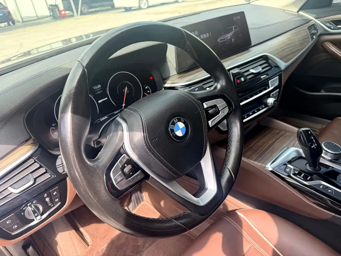 BMW 5 Series New Energy 2019 530Le Luxury Package фото 17