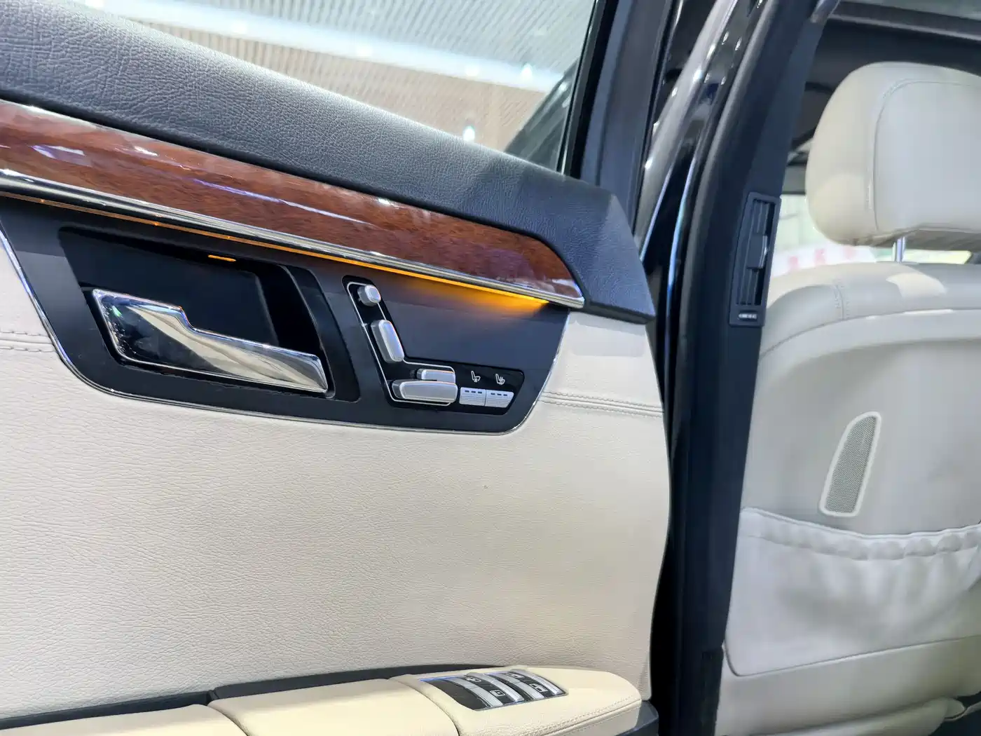 Mercedes-Benz S-Class фото 24