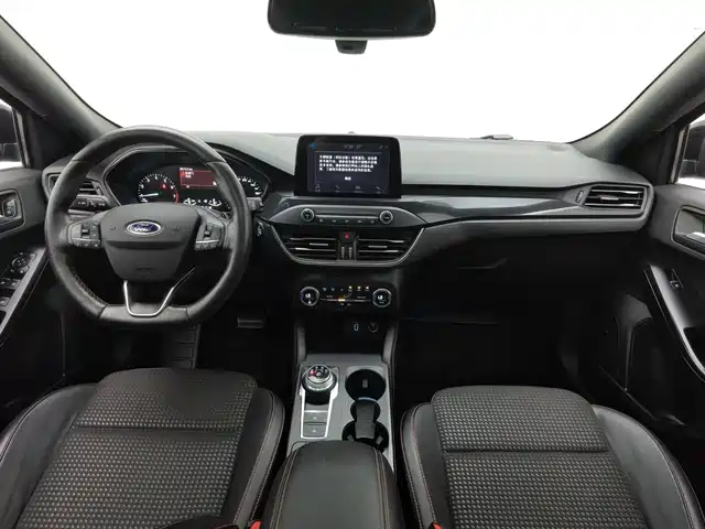 Ford Focus 2020 Hatchback EcoBoost 180 Automatic ST Line — фото 5