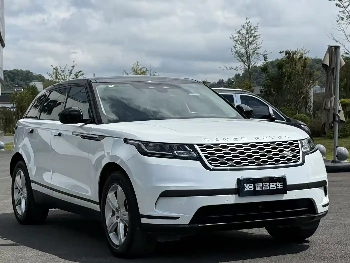 Фото 3 - Land Rover Range Rover Velar