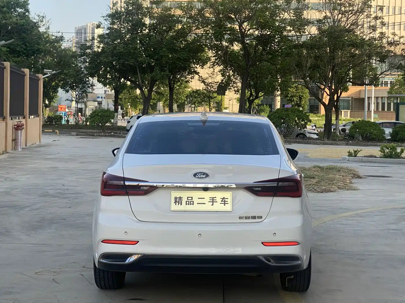 Ford Escort 2022 2021 1.5L Automatic Platinum Edition