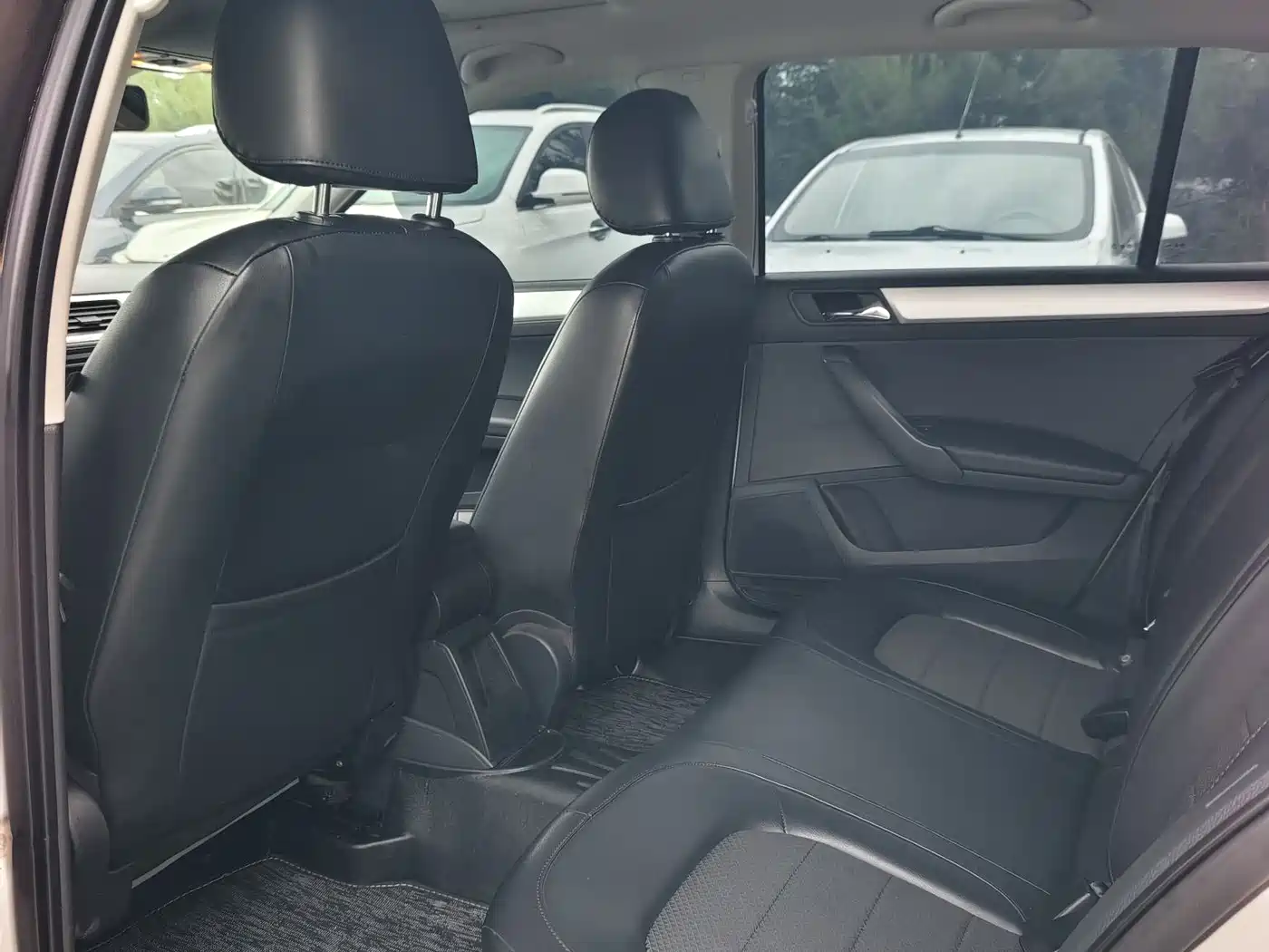 Škoda Skoda Rapid Spaceback 2014 1.4TSI DSG Comfort Edition фото 6