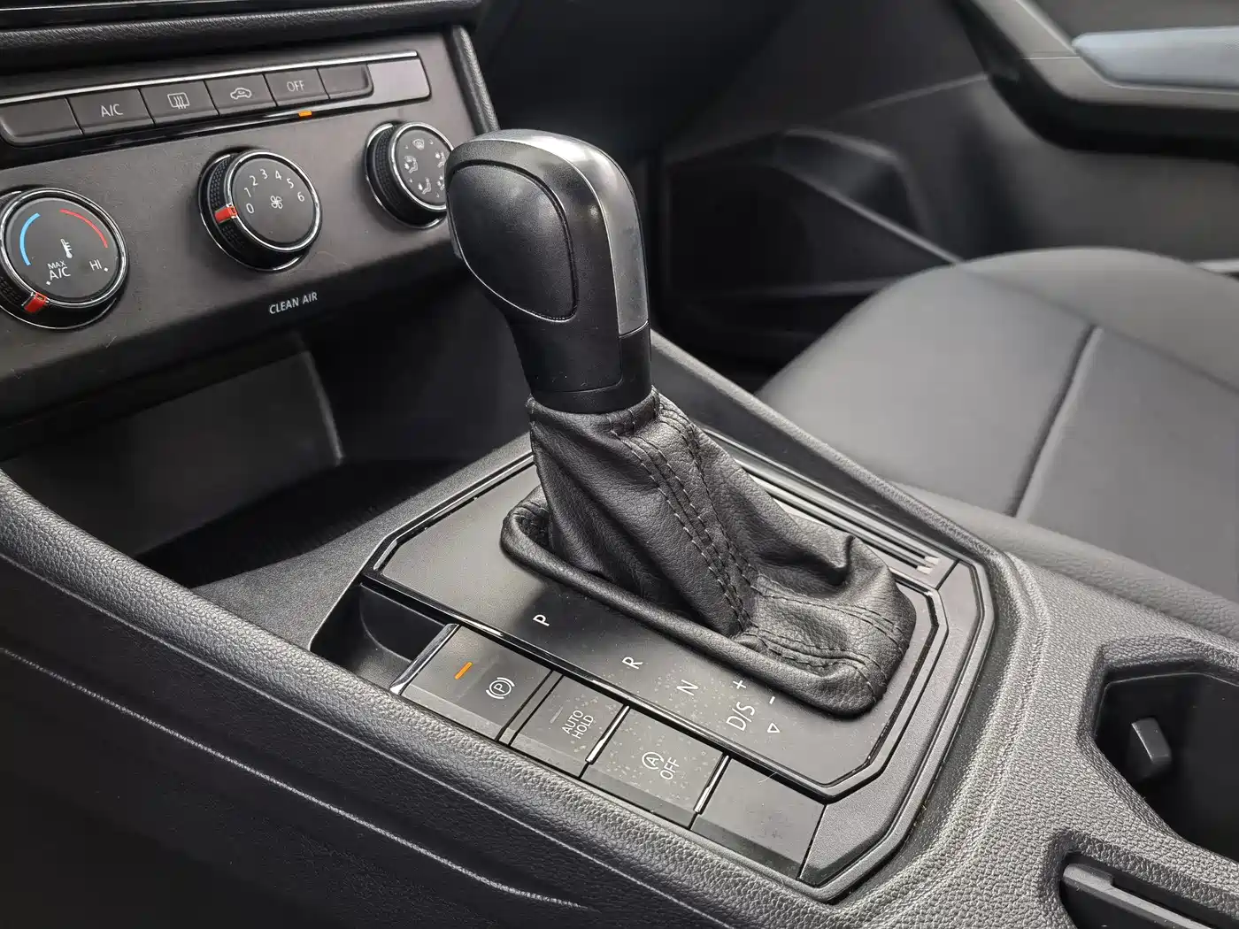 Volkswagen Lavida 2024 Model 1.5L Automatic Delight Edition фото 12