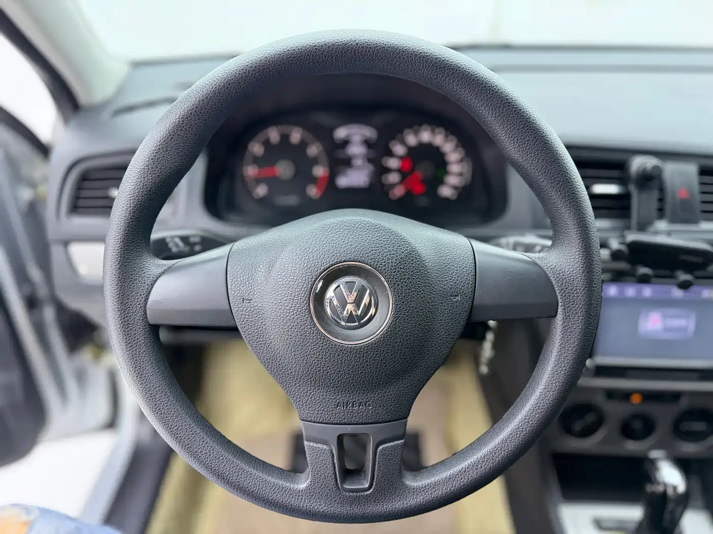 Volkswagen Lavida 2013 1.6L Automatic Trend Edition фото 7