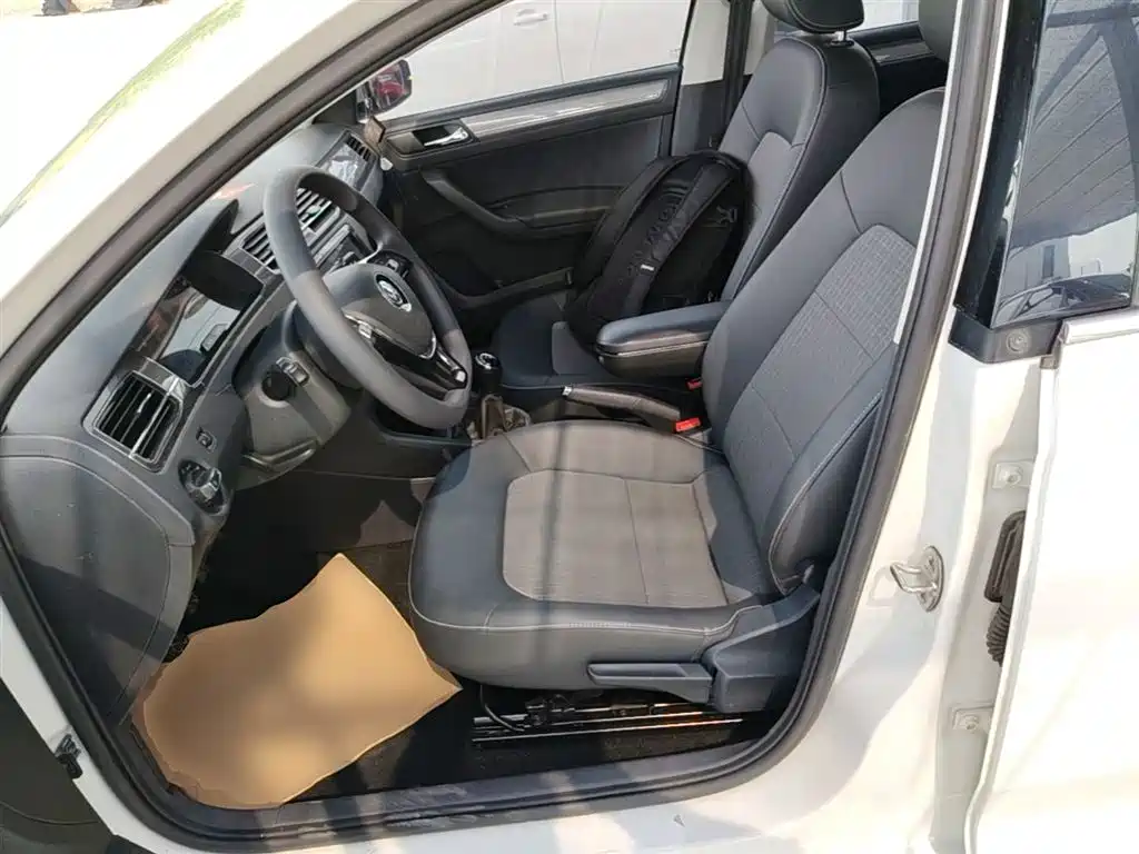 Volkswagen Santana 2018 1.5L Manual Comfort Edition фото 15