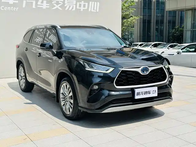 Toyota Highlander 2022 Dual Engine 2.5L 2WD Premium 7-Seater — фото 3