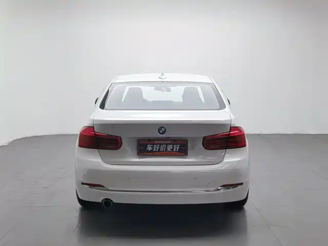 BMW 3 Series 2016 320Li Fashion Model — фото 4