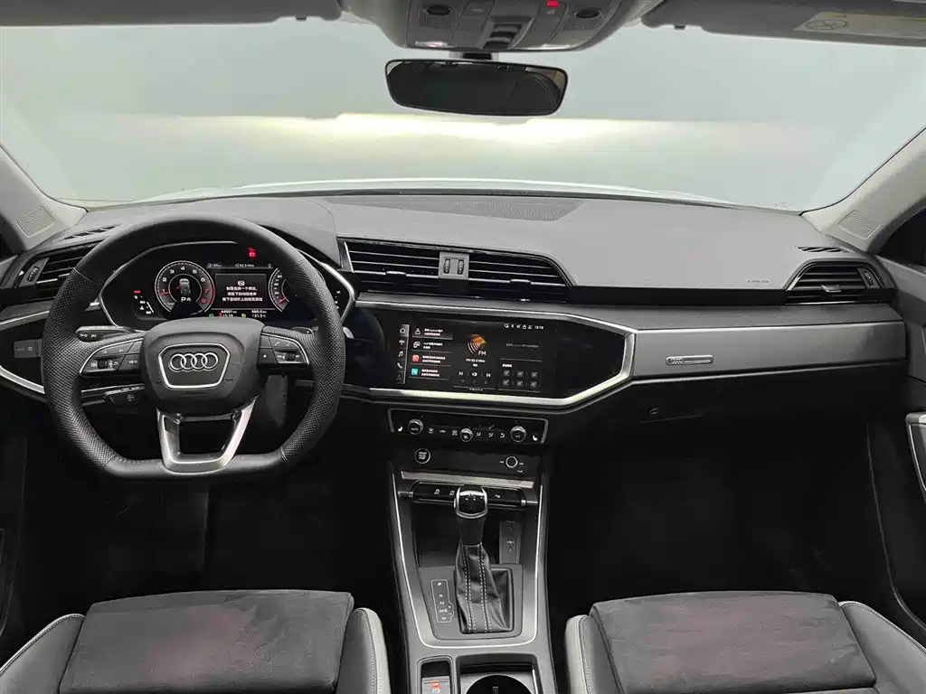 Audi Q3 2022 35 TFSI Fashion Dynamic фото 2