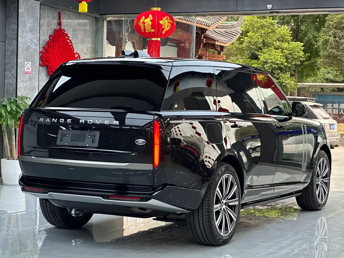 LAND ROVER RANGE ROVER
