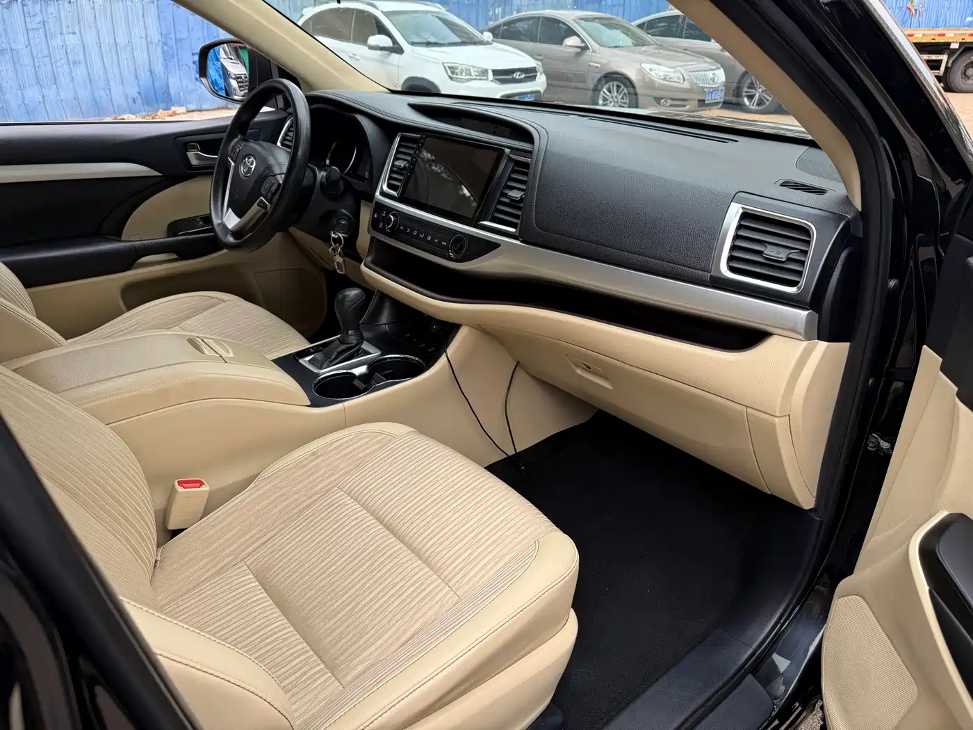 Фото 17 - Toyota Highlander