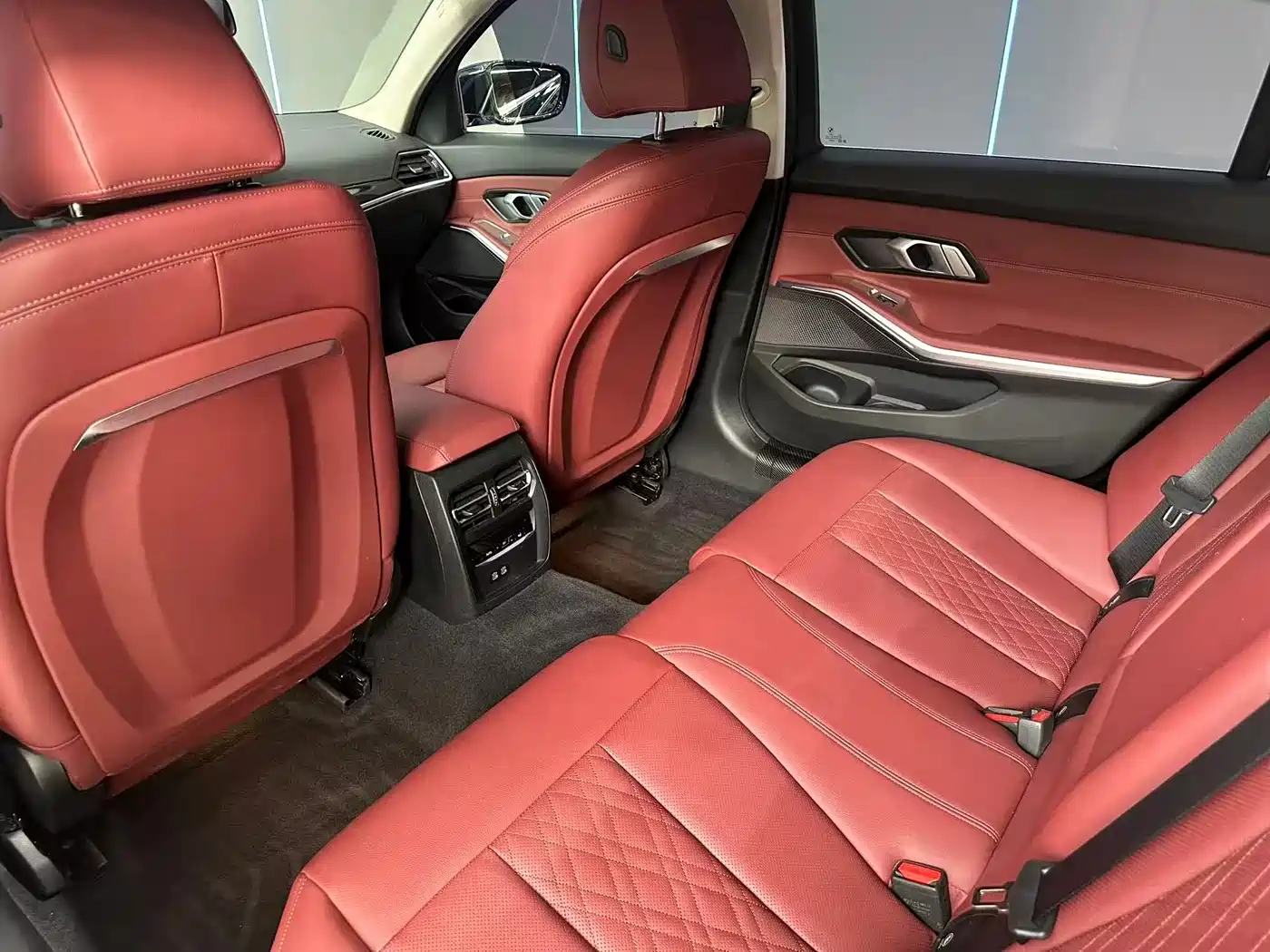 BMW 3 Series 2024 325Li M Sport Package фото 10