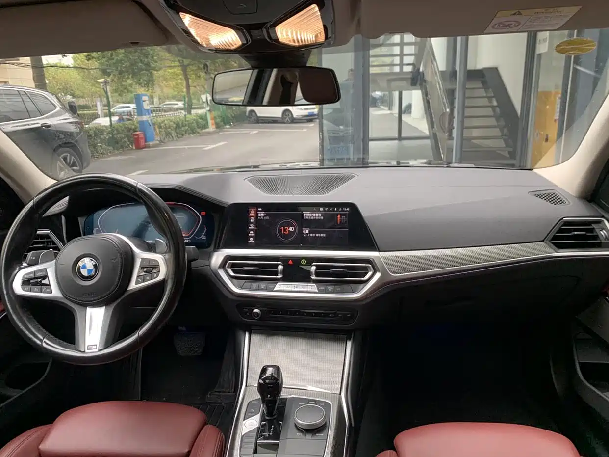 BMW 3 Series 2022 330i M Sport Shadow Edition фото 11
