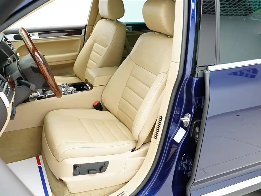 Volkswagen Touareg 2007 3.6L Luxury фото 7