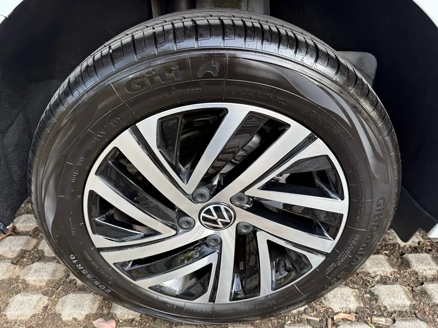 Volkswagen Lavida 2024 Model 300TSI DSG Starlight Leading Edition фото 14