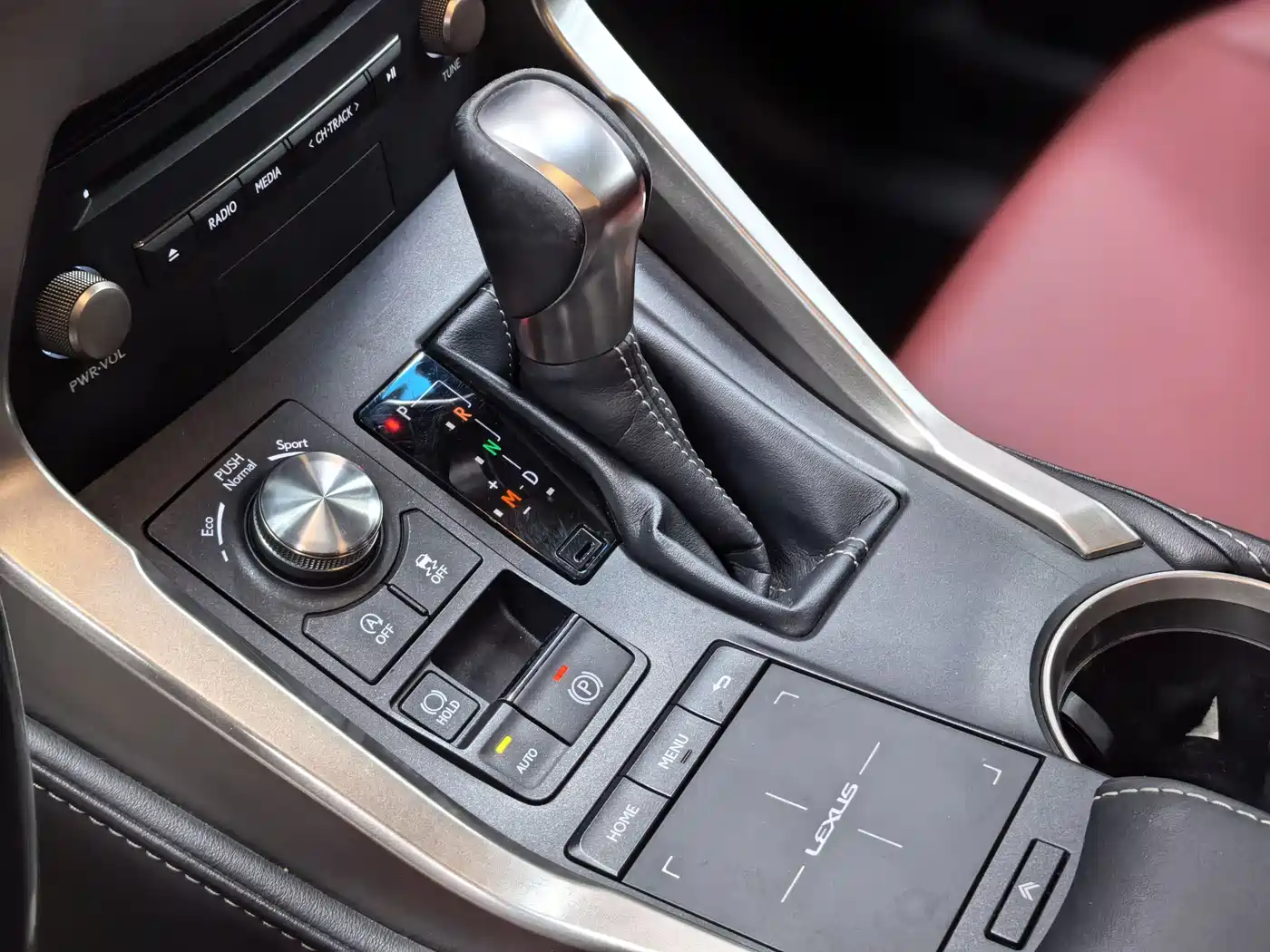 Lexus NX 2017 200 FWD Sharp Edition фото 17