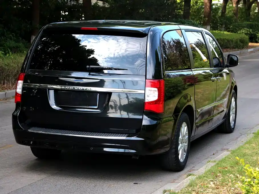 Chrysler Grand Voyager (Import) 2014 3.6L Comfort Edition фото 7