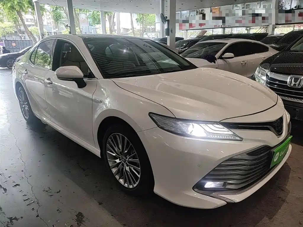 Toyota Camry 2019 Hybrid 2.5HG Luxury Edition China VI фото 4