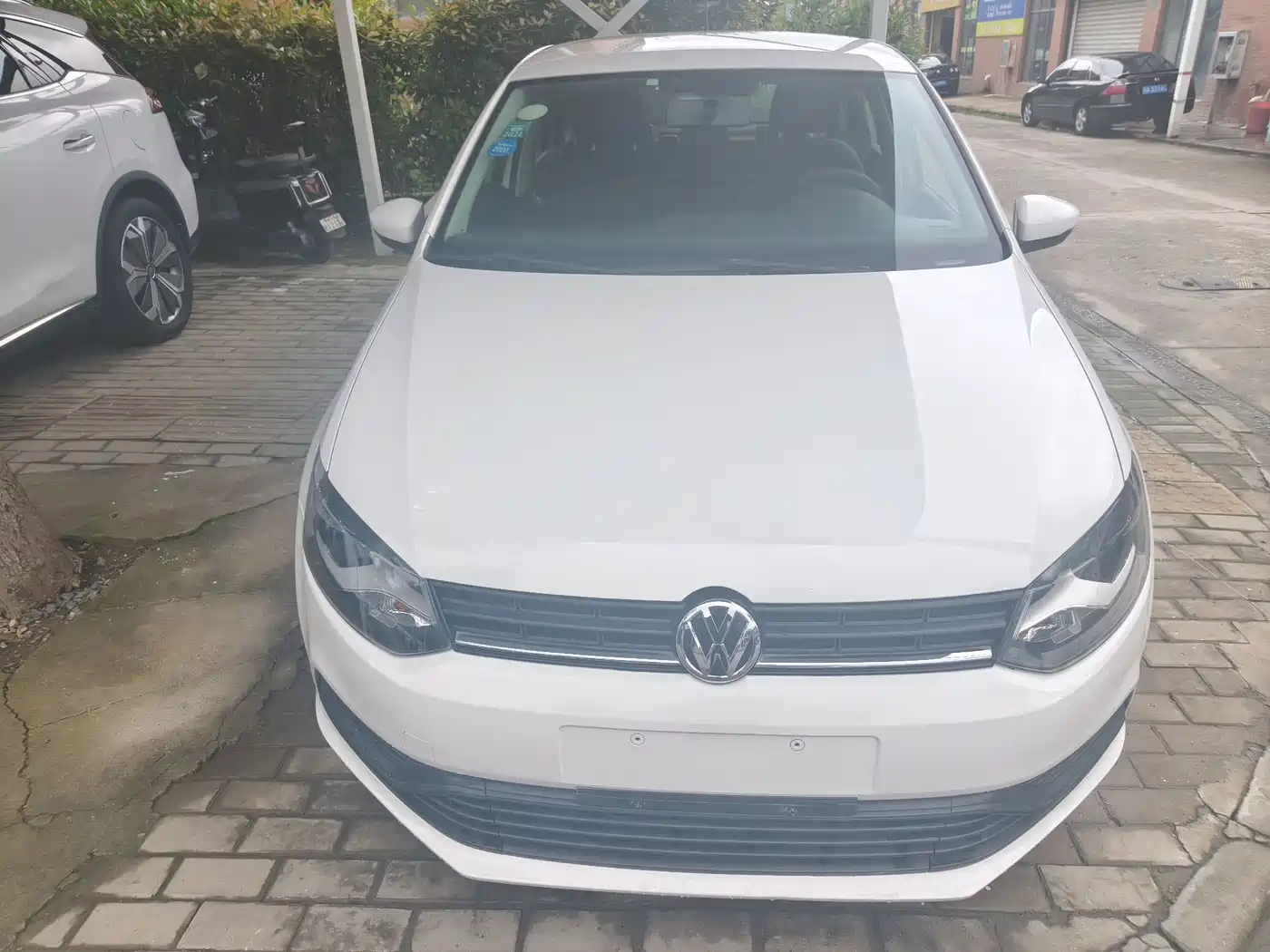 Volkswagen Polo 2016 1.4L Automatic Trend фото 2