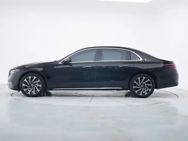 Mercedes-Benz E-Class 2025 E 300 L Luxury фото 4