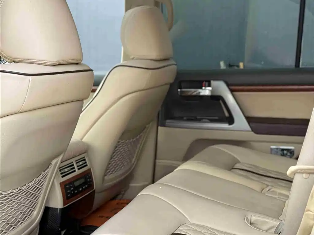 Toyota Land Cruiser 2012 4.0L Automatic VX фото 5